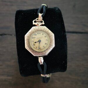 PATRIA Vintage 15 Jewel Womens Pocket / Bracelet / Wrist Watch - Circa 1920s